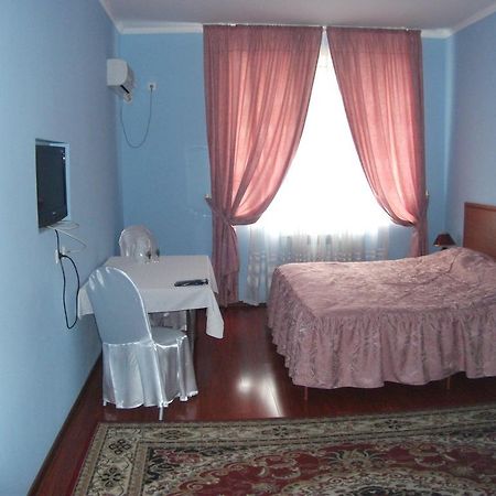 Hotel "Arai" Aqtöbe Esterno foto