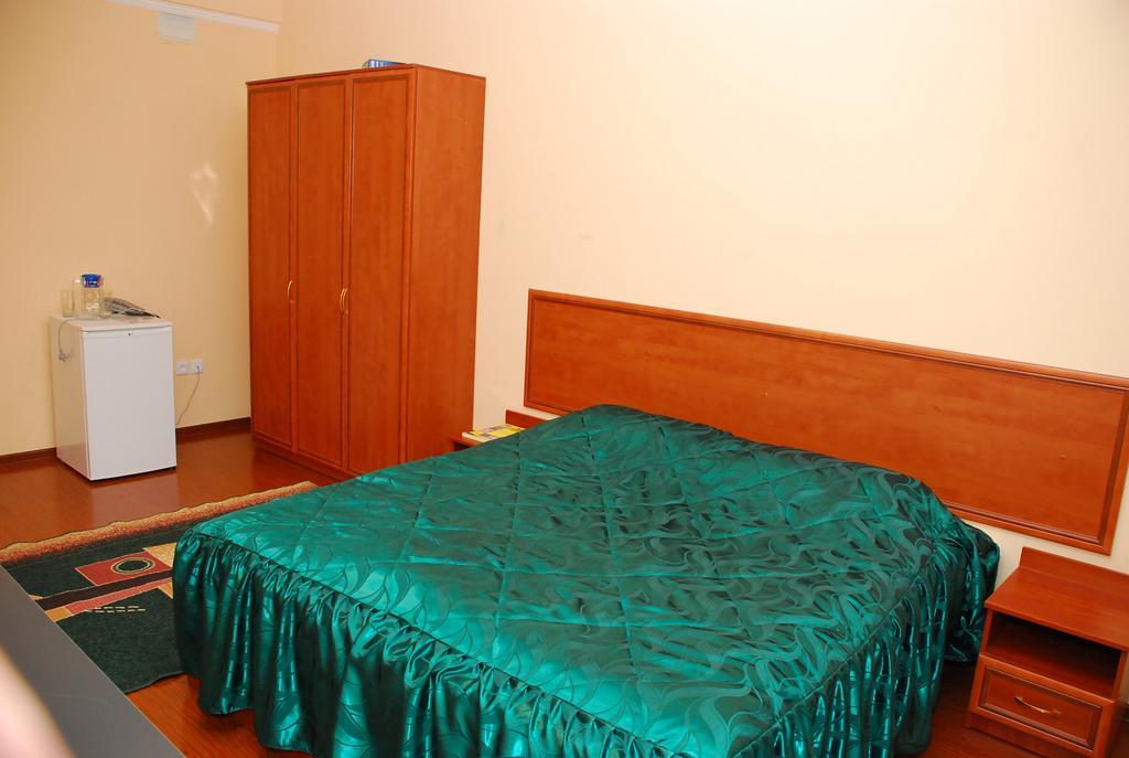 Hotel "Arai" Aqtöbe Esterno foto